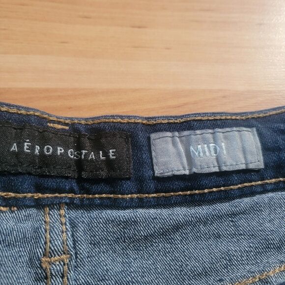 Aeropostale Midi Shorts Size 10 - Picture 3 of 5